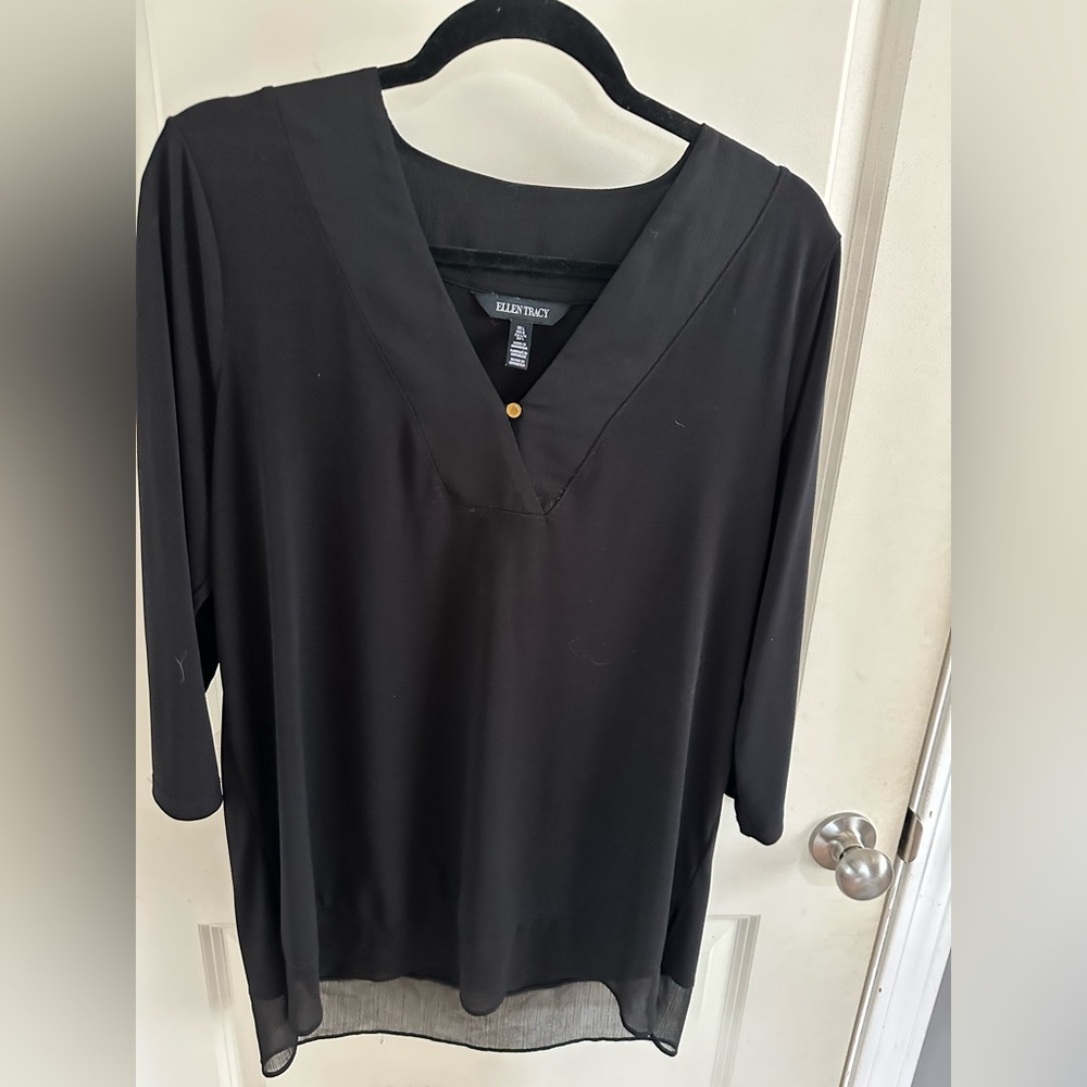 Ellen Tracy Women’s top large